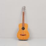 1082 7128 Gitarr